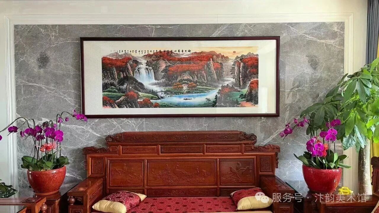 客厅红山飞瀑实景照片