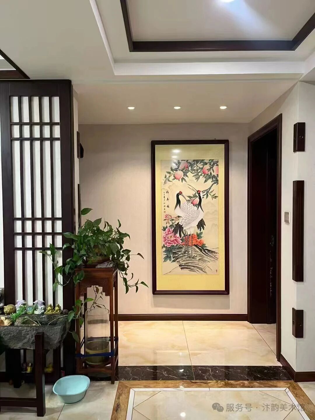 玄关花鸟立轴实景照片
